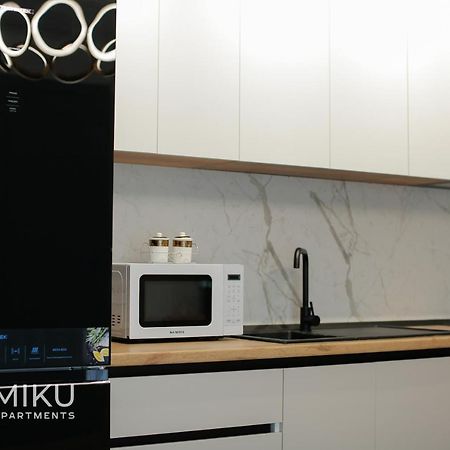 Miku Apartment - Glamorous 1Bedroom Apartment At Olympic Residence Tirana Bagian luar foto