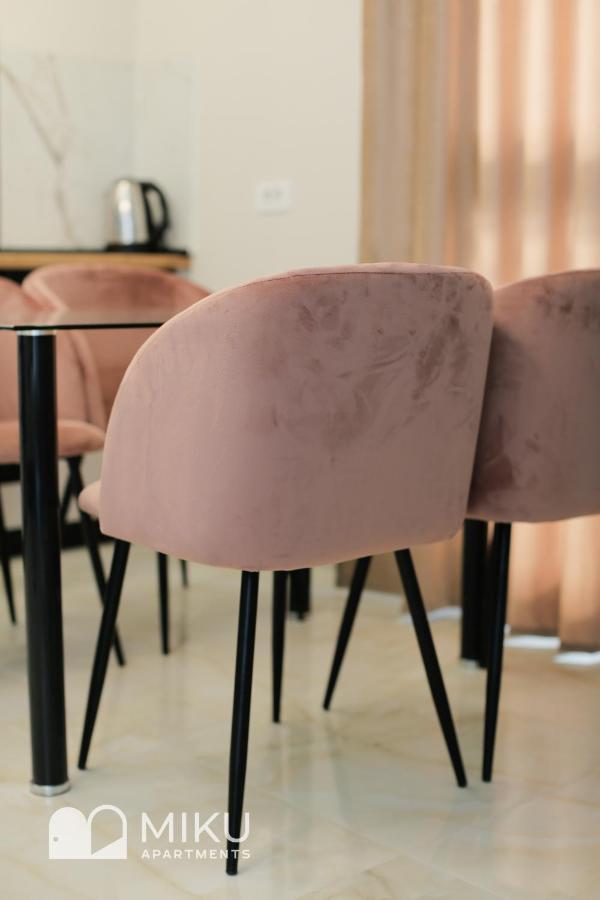 Miku Apartment - Glamorous 1Bedroom Apartment At Olympic Residence Tirana Bagian luar foto