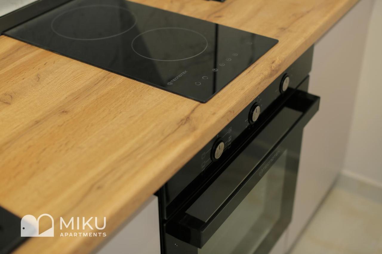Miku Apartment - Glamorous 1Bedroom Apartment At Olympic Residence Tirana Bagian luar foto