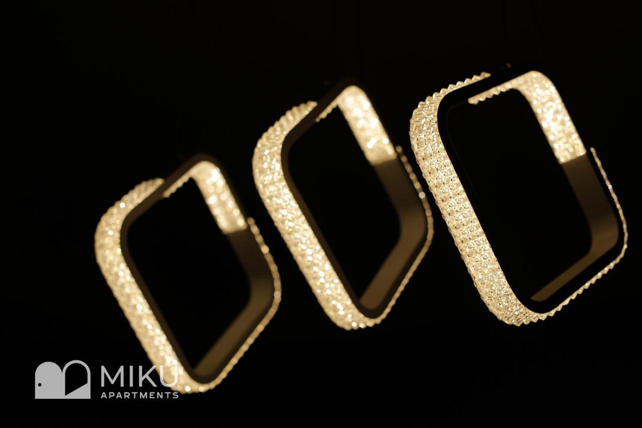 Miku Apartment - Glamorous 1Bedroom Apartment At Olympic Residence Tirana Bagian luar foto