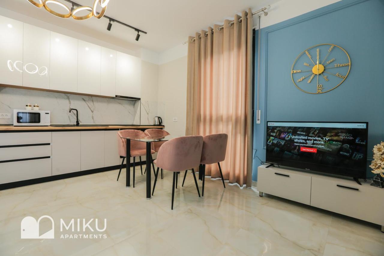 Miku Apartment - Glamorous 1Bedroom Apartment At Olympic Residence Tirana Bagian luar foto