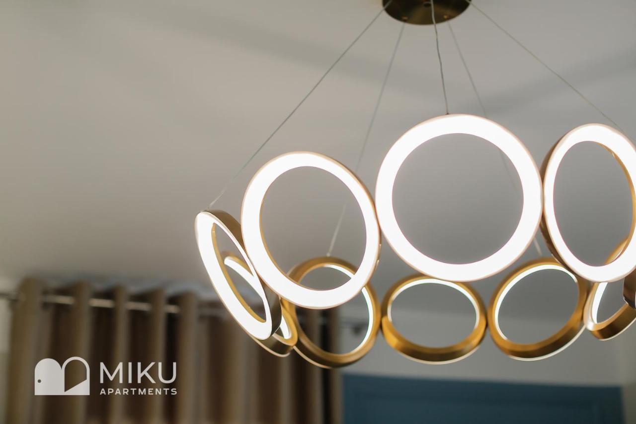 Miku Apartment - Glamorous 1Bedroom Apartment At Olympic Residence Tirana Bagian luar foto