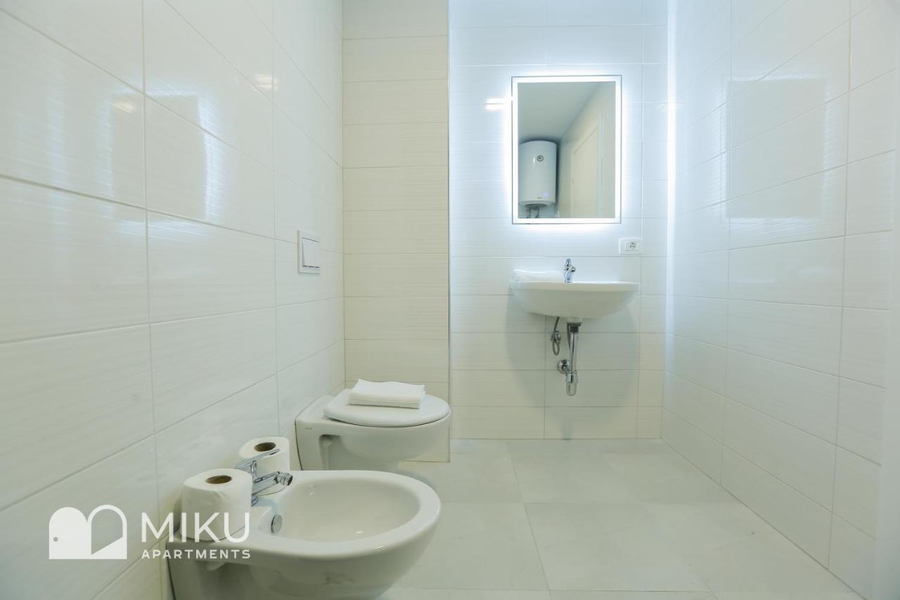 Miku Apartment - Glamorous 1Bedroom Apartment At Olympic Residence Tirana Bagian luar foto