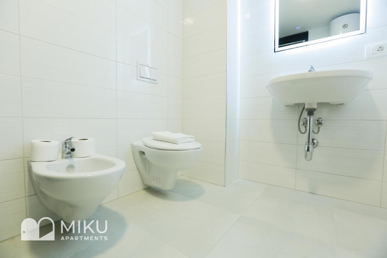 Miku Apartment - Glamorous 1Bedroom Apartment At Olympic Residence Tirana Bagian luar foto
